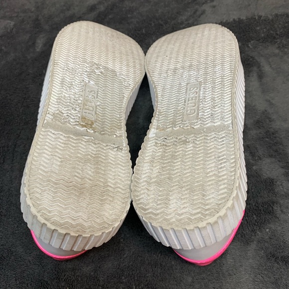 White and Pink GUESS Sneakers Size 8 in Womens - Picture 5 of 5